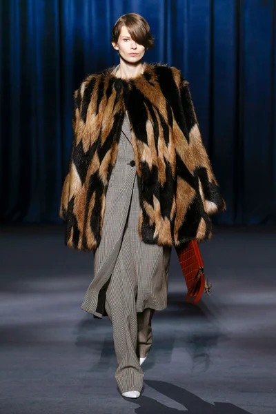 Look 4